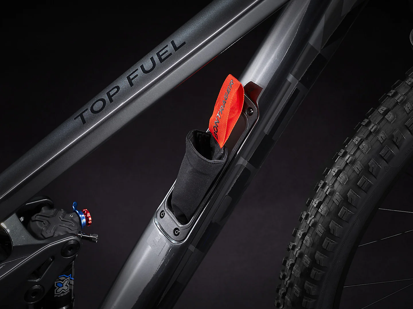 2023 Trek Top Fuel 5 - Lithium Grey - Image 3