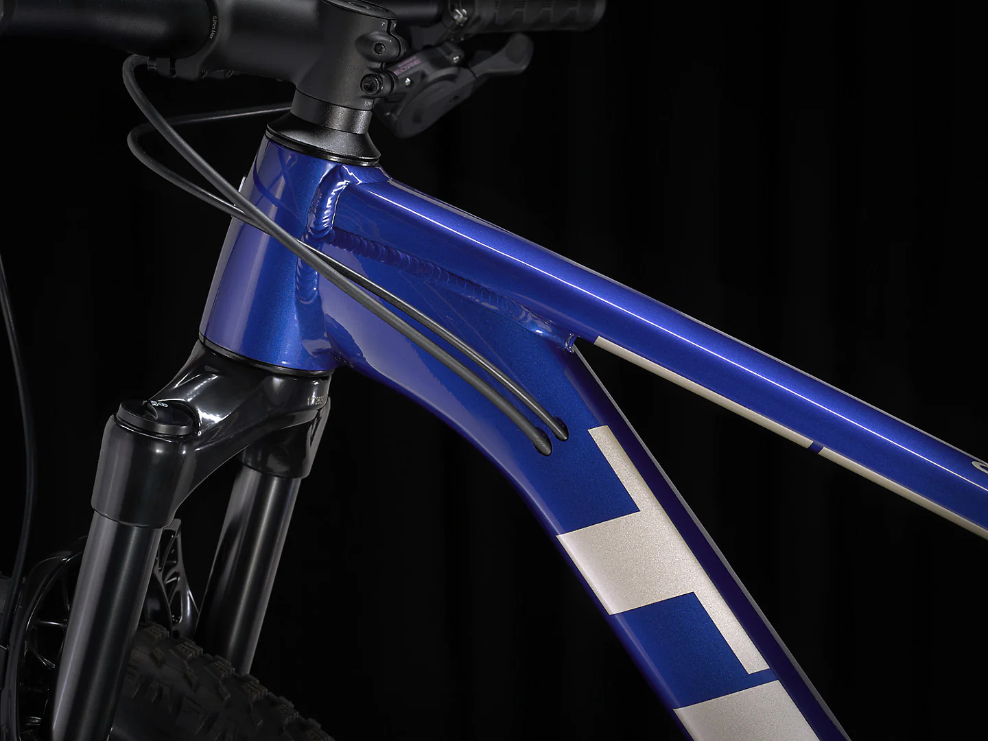 Trek X-Caliber 8 - Hex Blue (Small | 27.5 Wheel) - Image 5