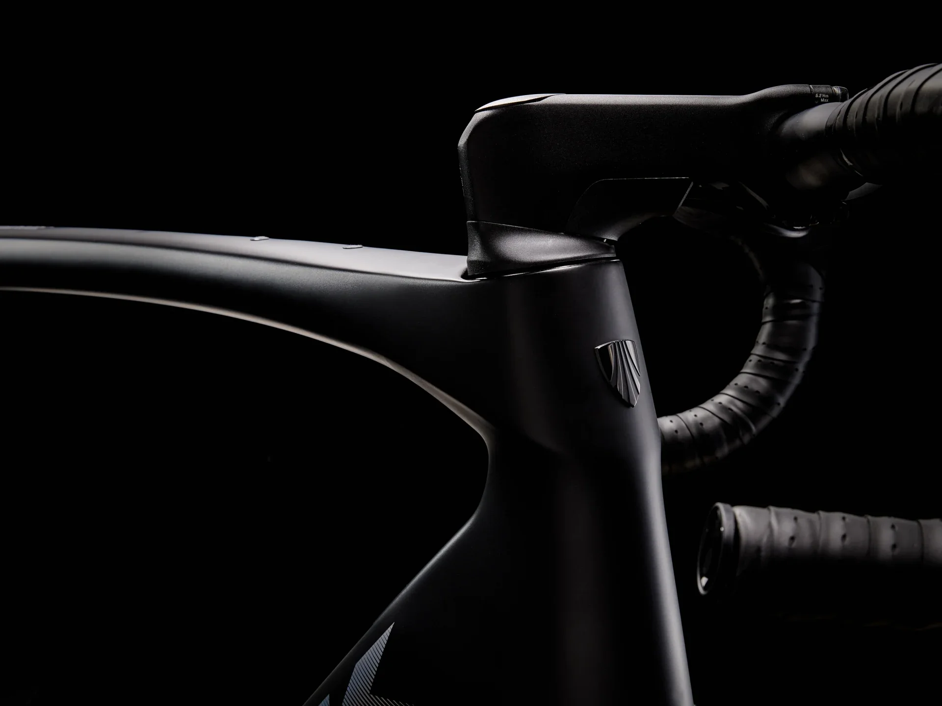 2024 Trek Domane SLR 7 Gen 4 - Deep Smoke - Image 6