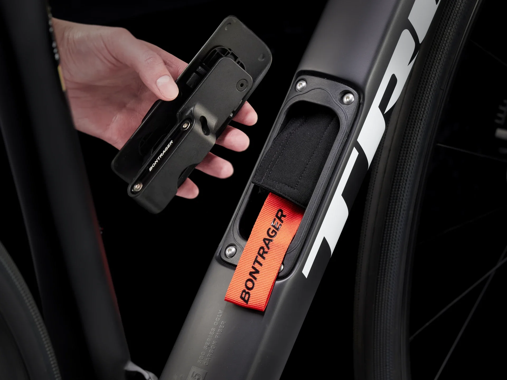 2025 Trek Domane SL 5 Gen 4 - Matte Deep Smoke - Image 5