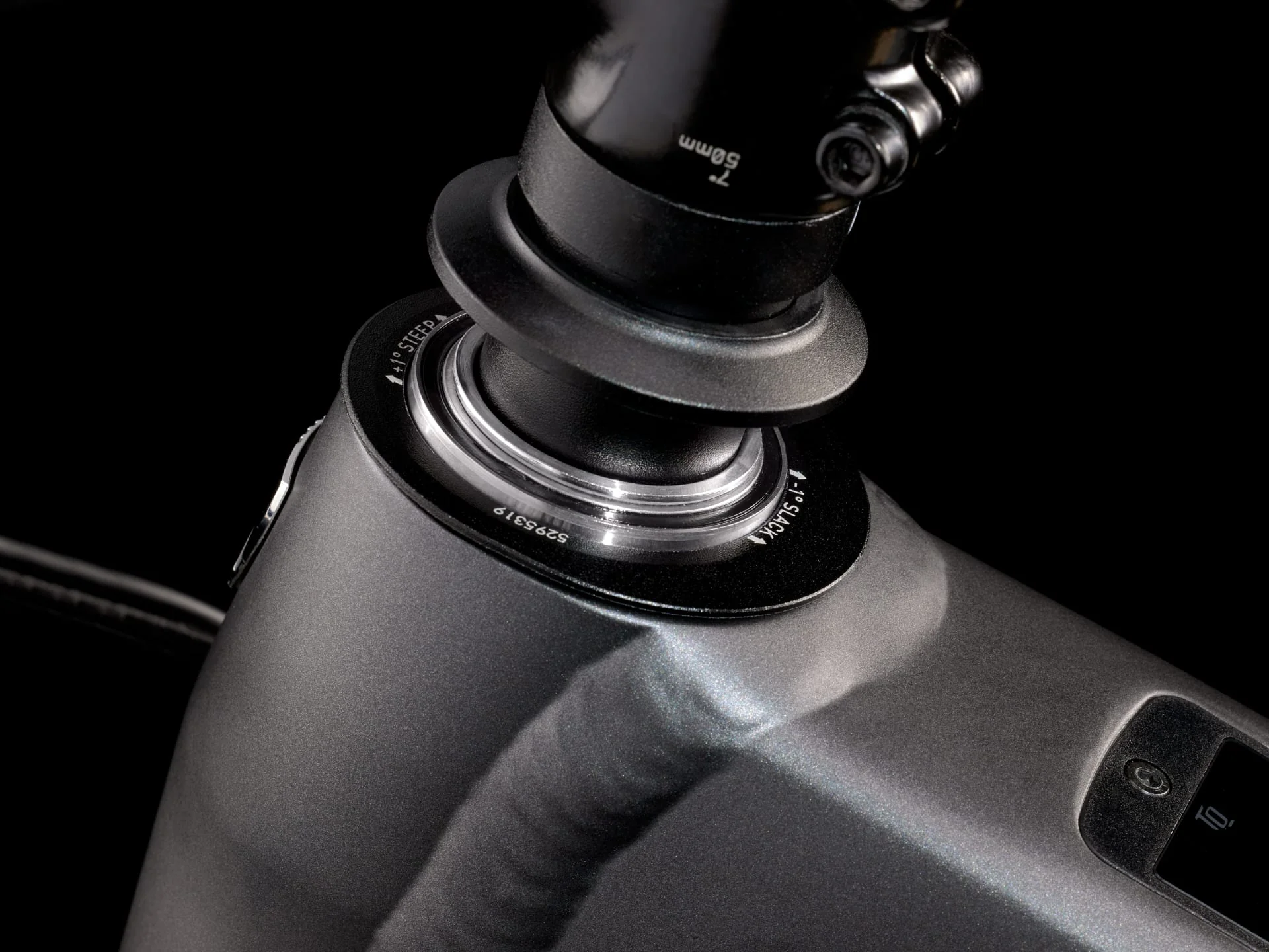2025 Trek Fuel EXe 5 - Matte Dnister Black - Image 12
