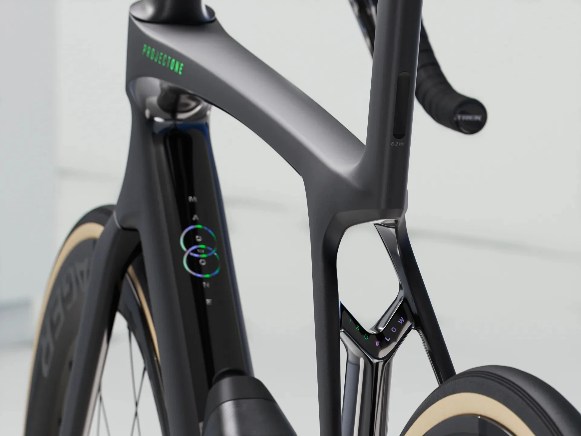 2025 Trek Madone SLR 9 AXS Gen 8 - Image 4