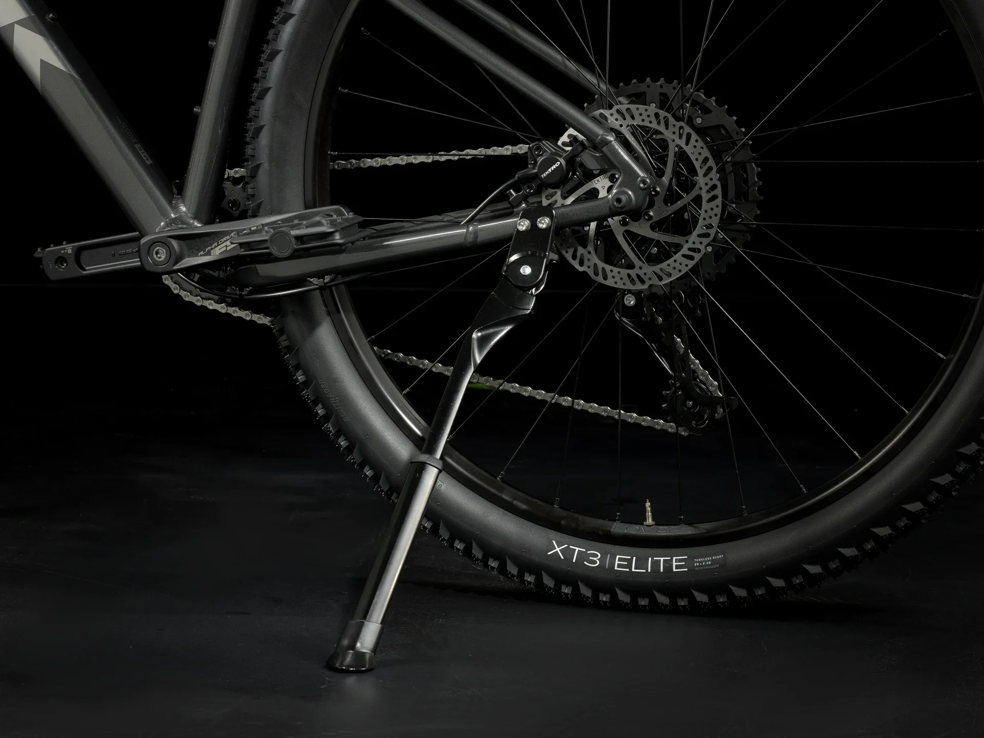 2025 Trek Marlin 6 Gen 3- Galactic Grey to Lithium Grey Fade - Image 10