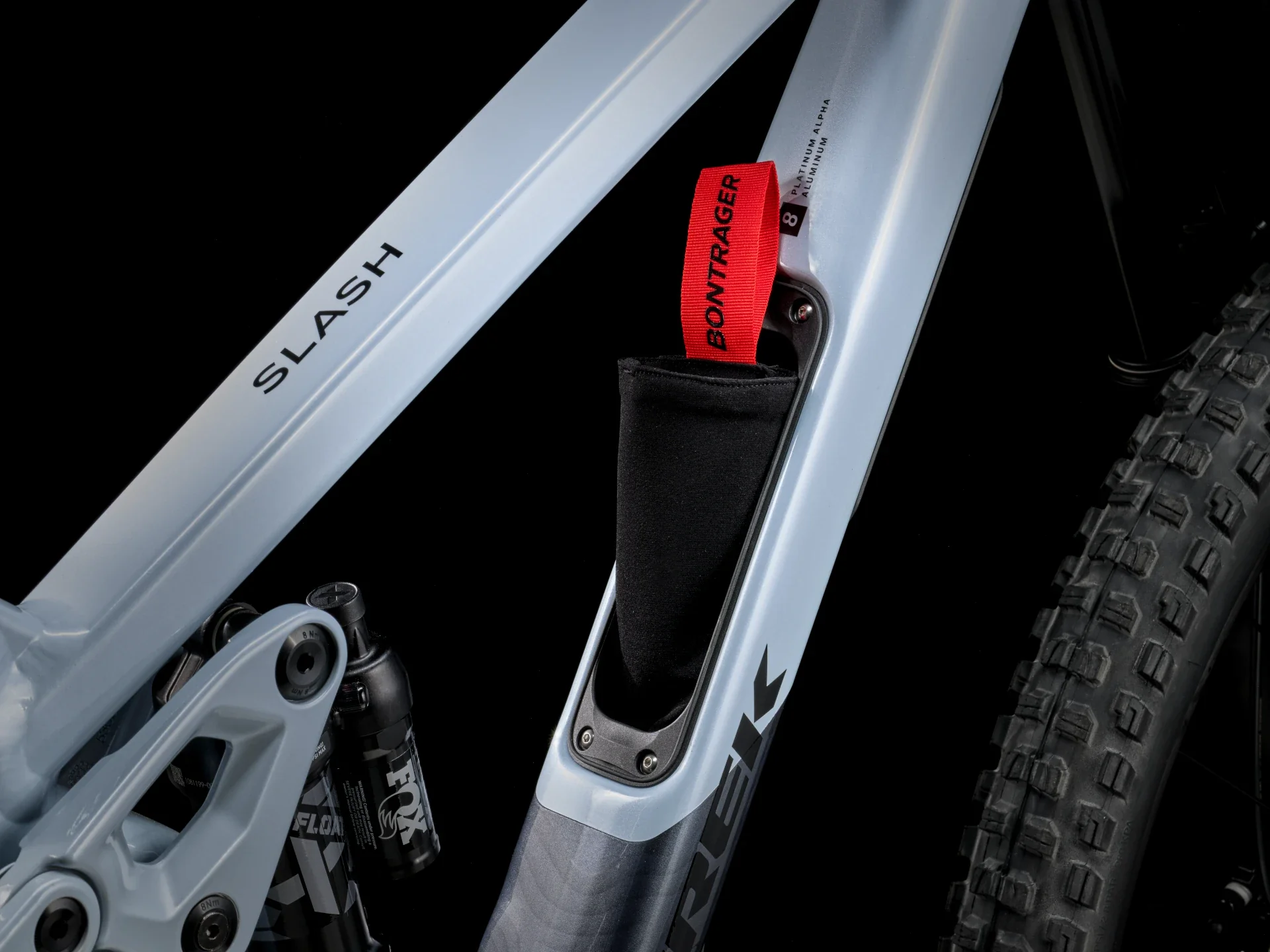 2025 Trek Slash 8 Gen 6 - Plasma Grey Pearl - Image 5