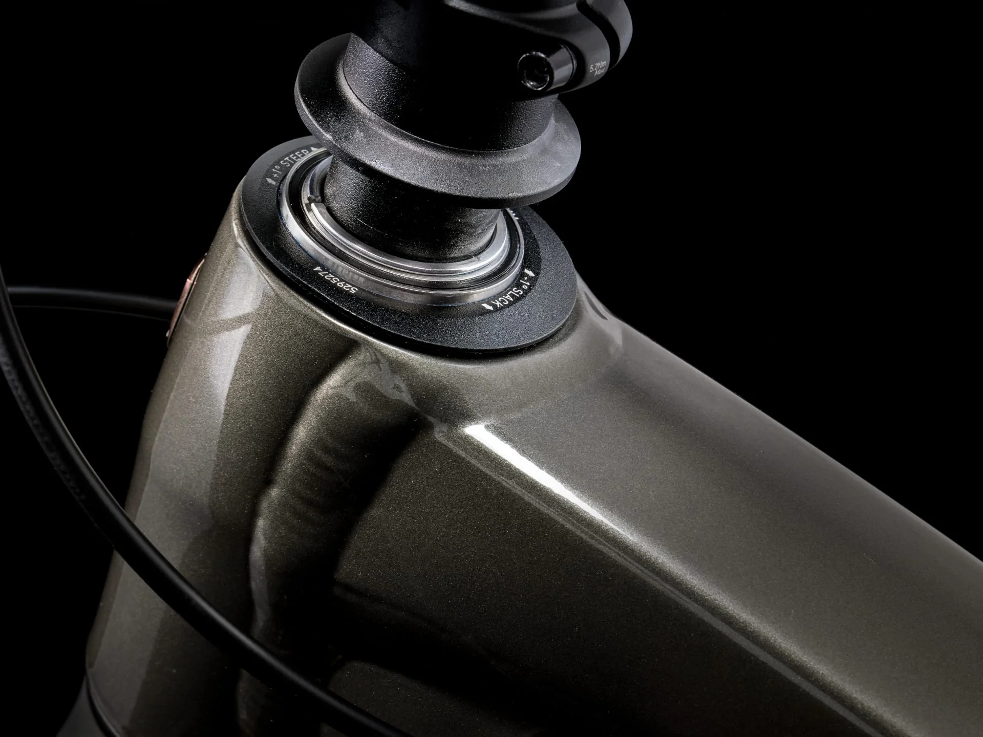 2025 Trek Slash 8 Gen 6 - Plasma Grey Pearl - Image 9