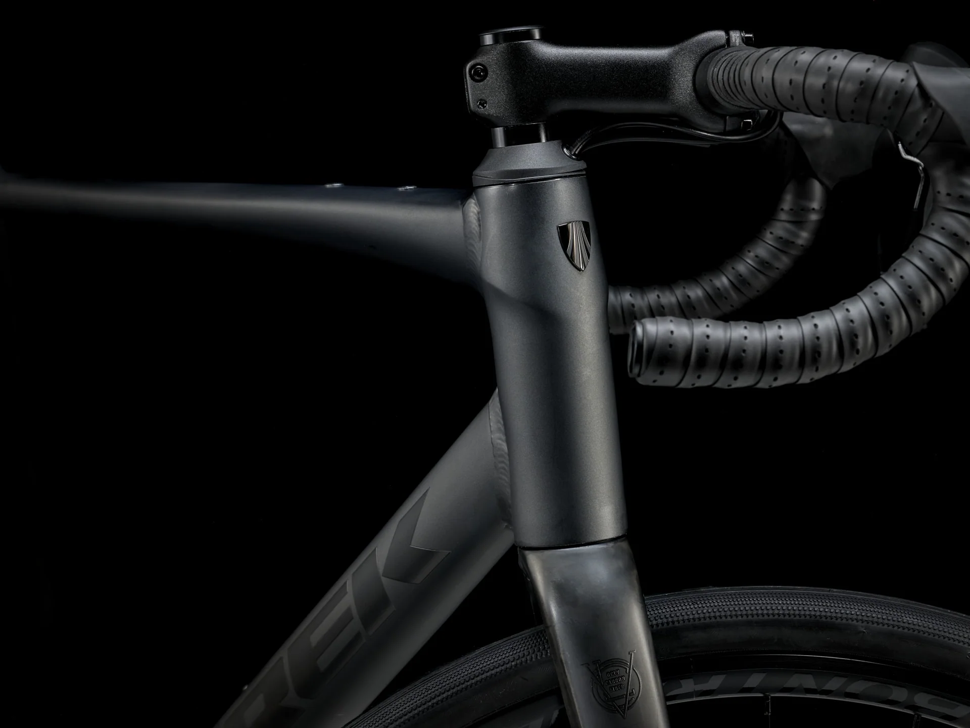 2026 Trek Domane AL 2 Gen 4 - Image 4