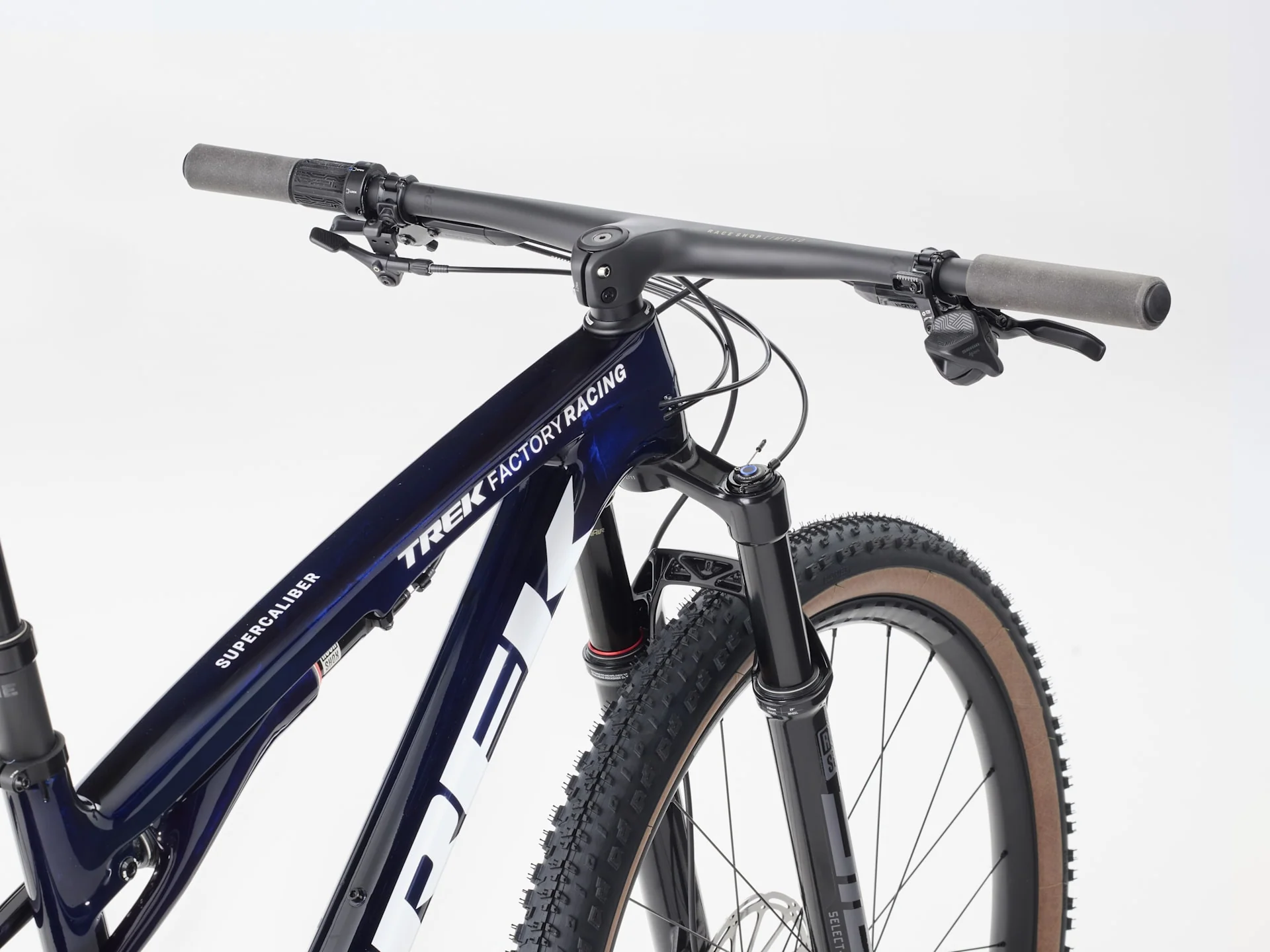 2026 Trek Supercaliber SLR 9.8 X0 AXS T-Type Gen 2 - Navy Smoke - Image 4