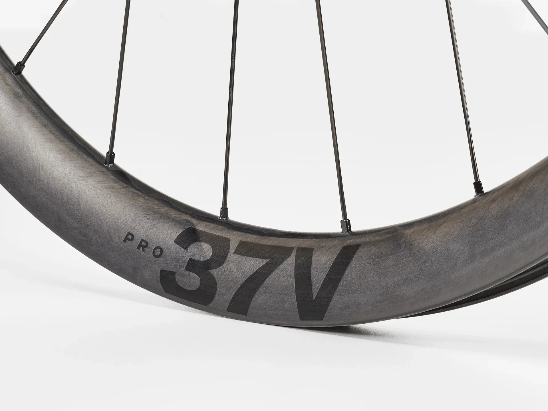 Bontrager Aeolus Pro 37V Disc TLR Road Wheel - Image 3