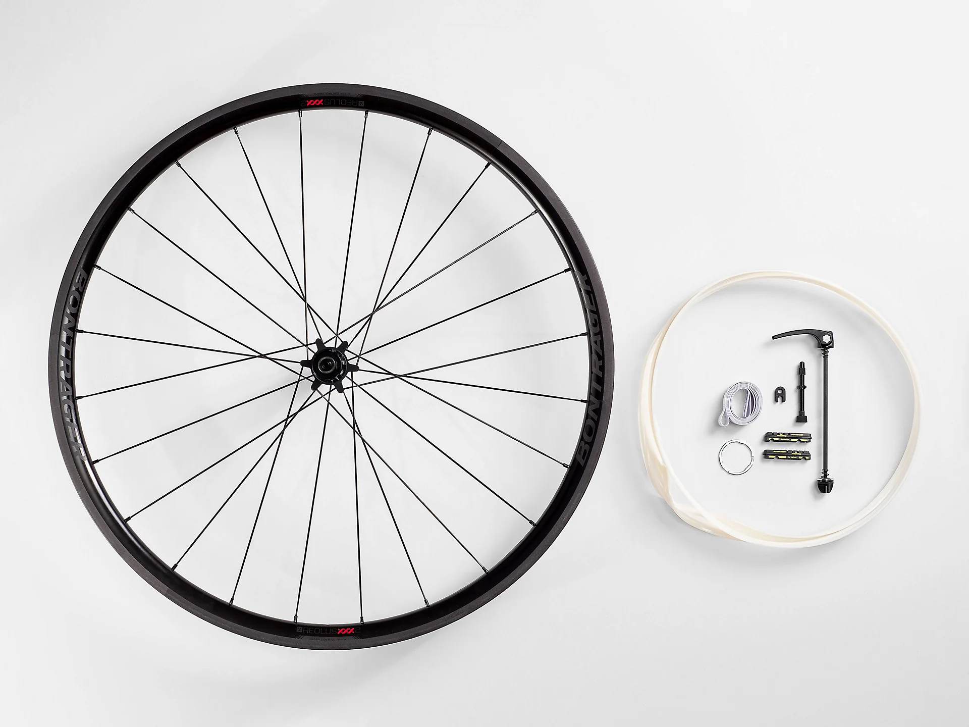 Bontrager Aeolus XXX 2 TLR Clincher Road Wheel - Image 5