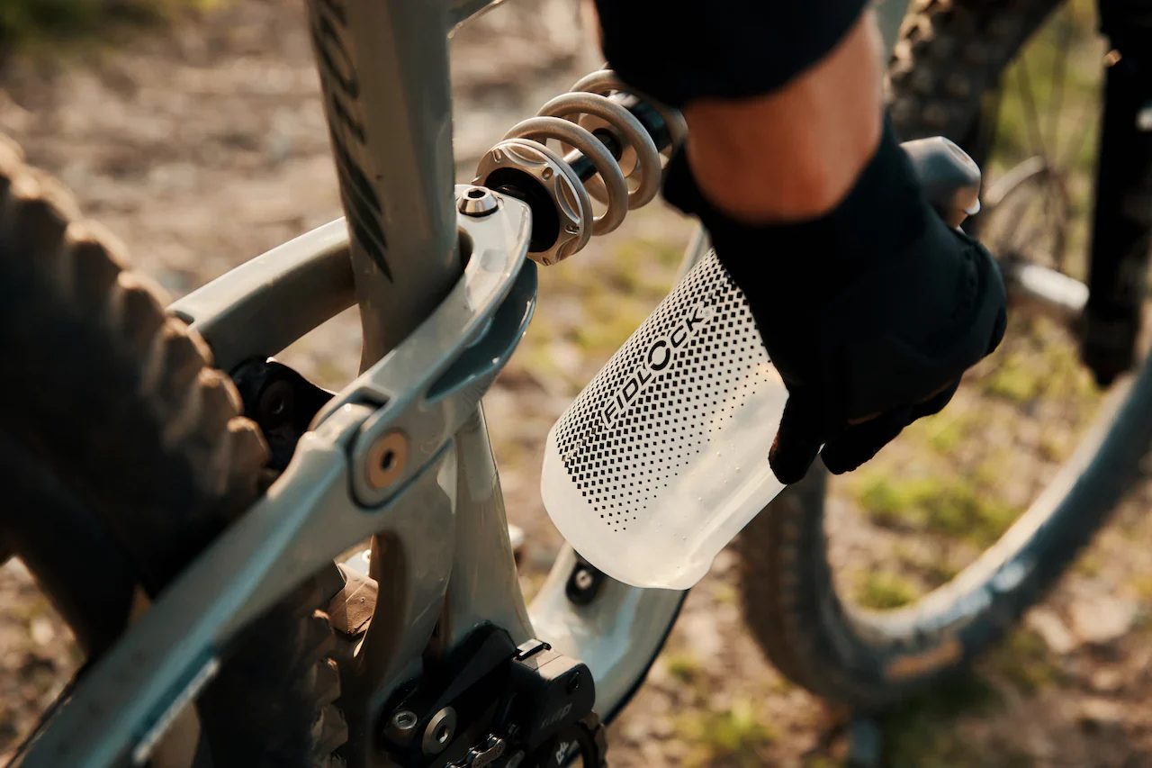 Fidlock 750ML Bottle + Bike Base - Image 2