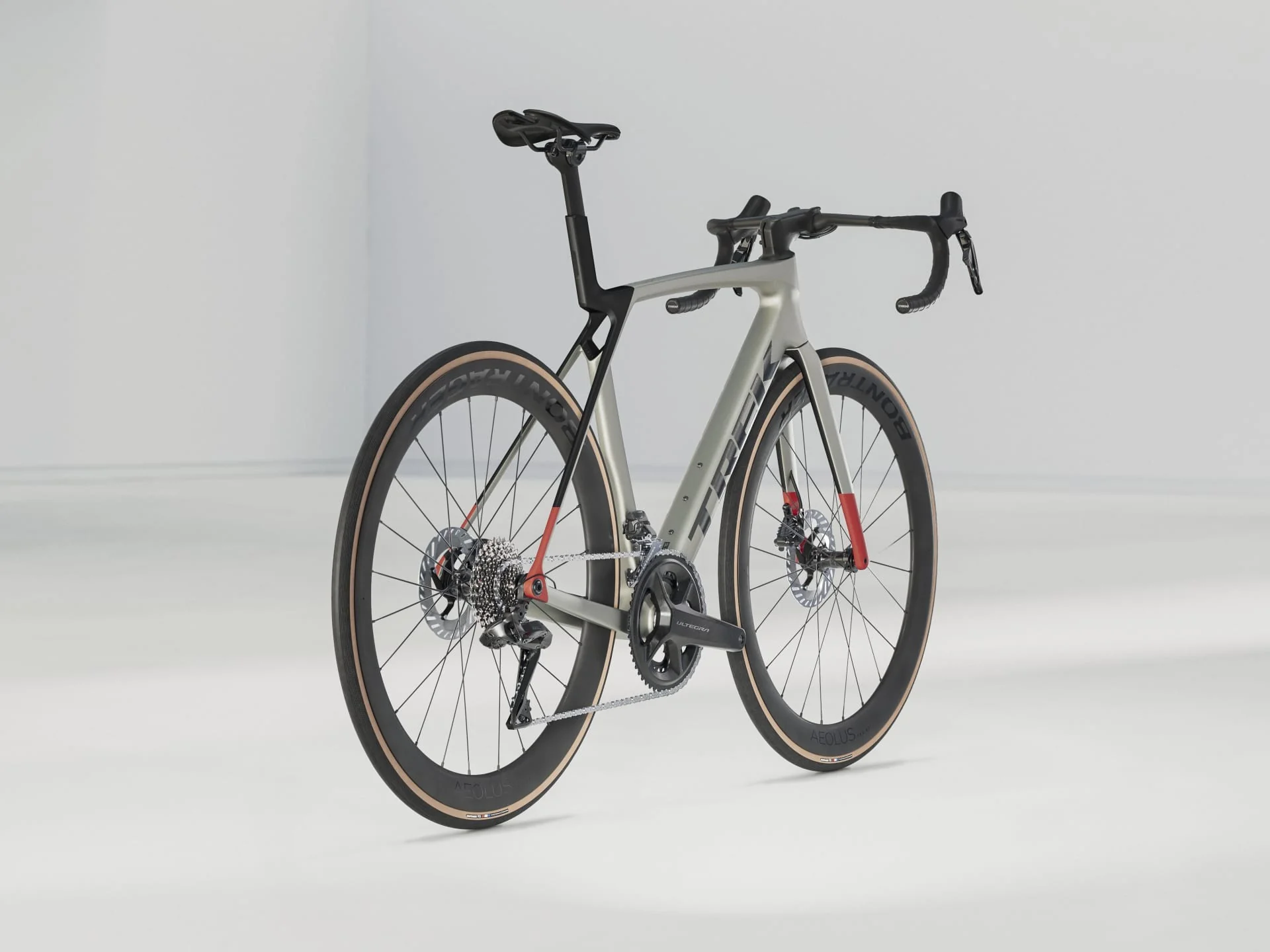Trek Madone SL 7 Gen 8 - Matte Lunar Silver - Image 2