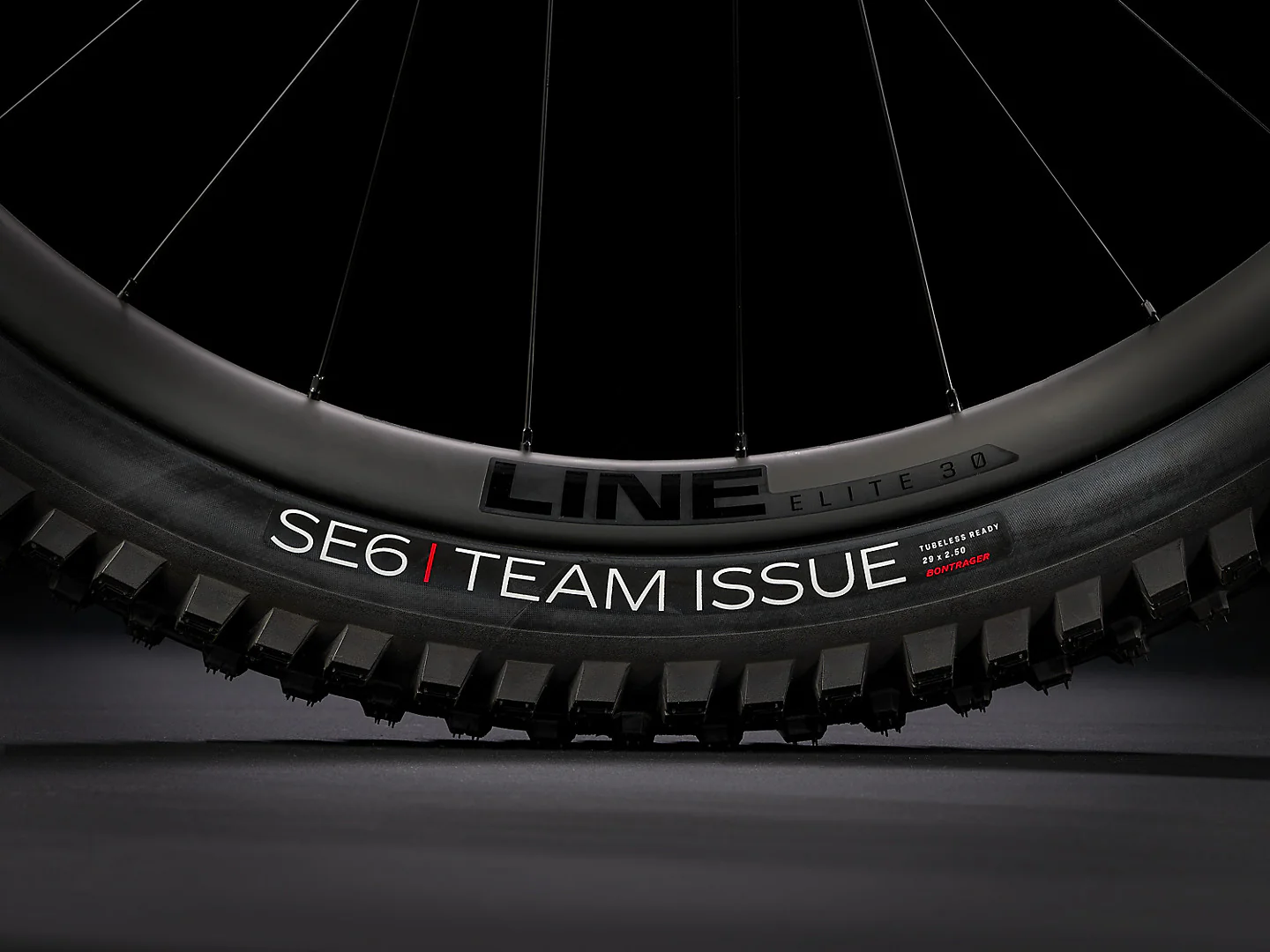 Trek Slash 9.8 Gen 5 - Matte Deep Smoke - Image 7